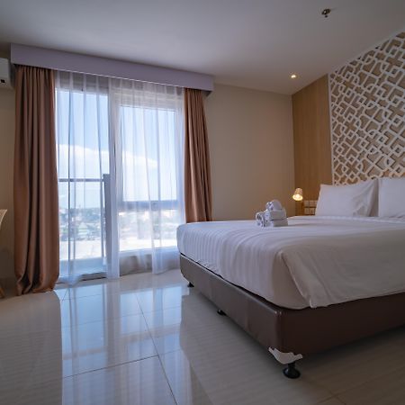 Astara Hotel Balikpapan Bagian luar foto