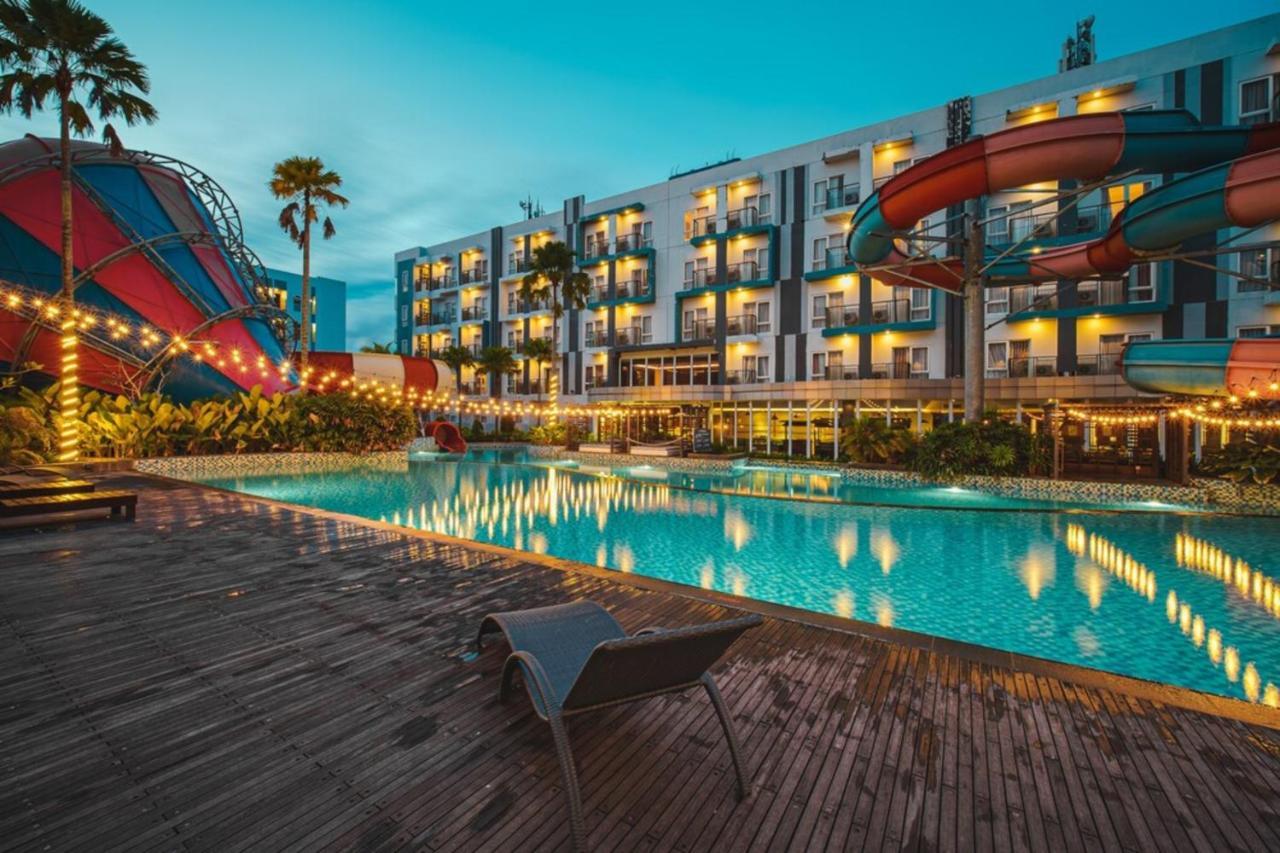 Astara Hotel Balikpapan Bagian luar foto
