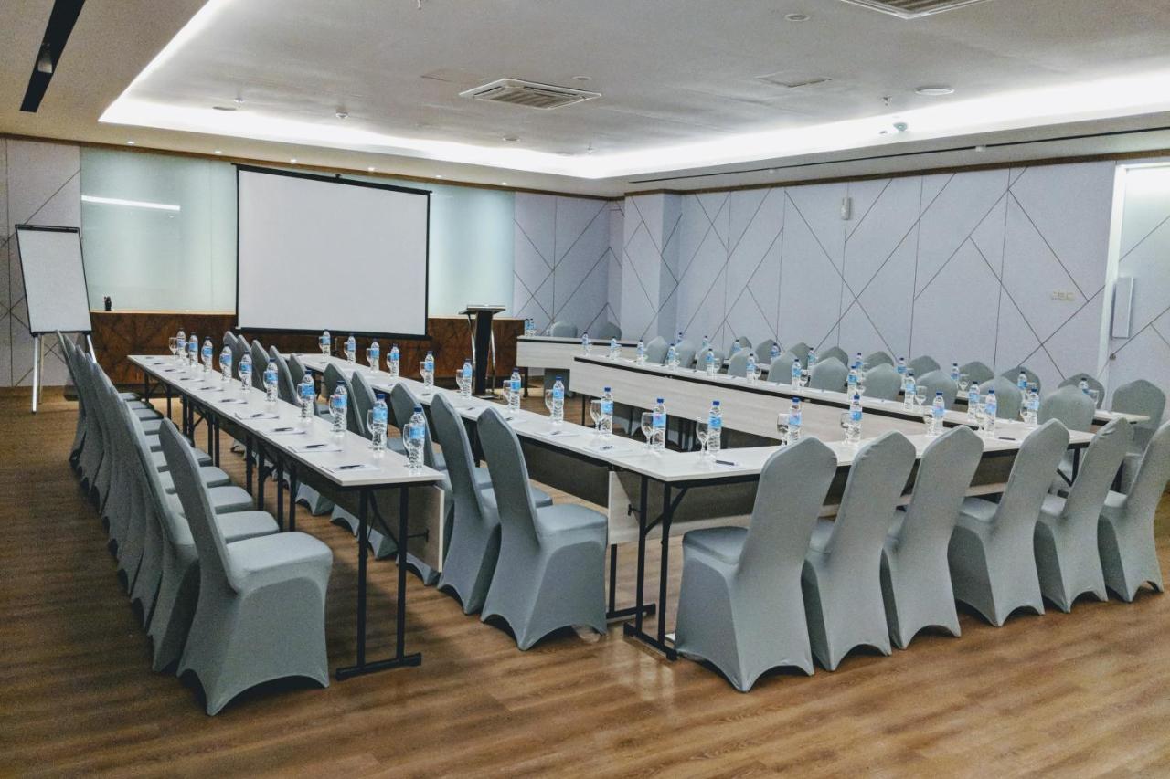 Astara Hotel Balikpapan Bagian luar foto