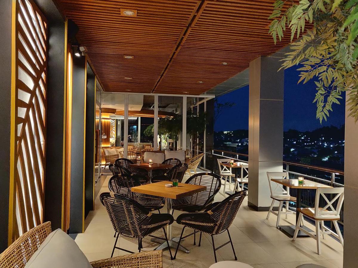 Astara Hotel Balikpapan Bagian luar foto